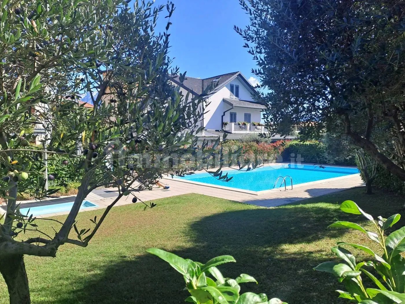 Appartamento in affitto a Domaso