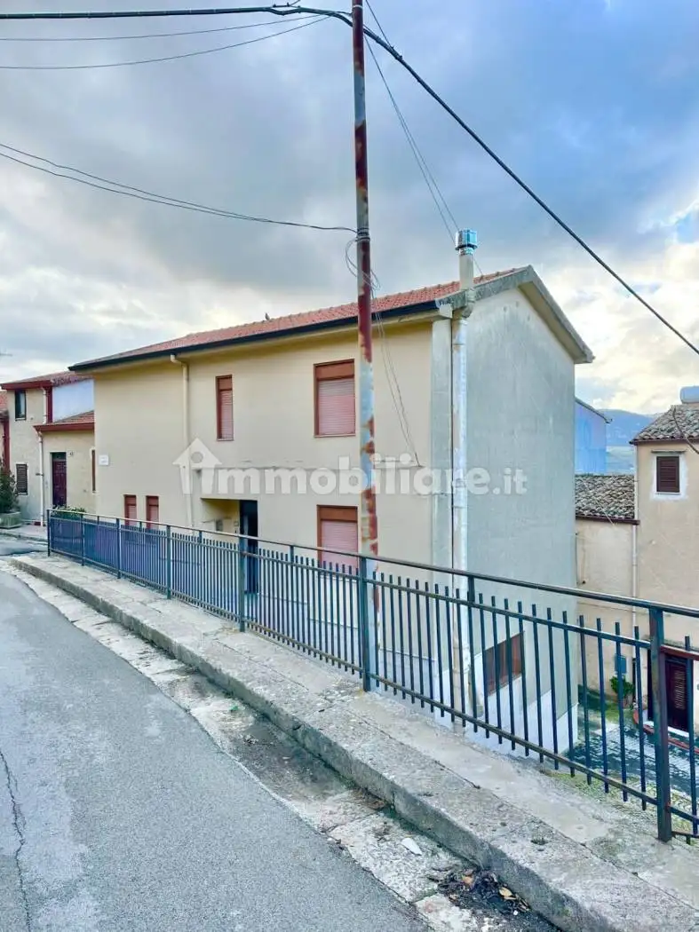 Casa indipendente in vendita a Bisacquino