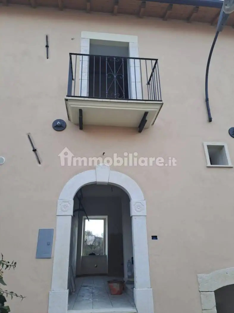 Casa indipendente in vendita a Barisciano