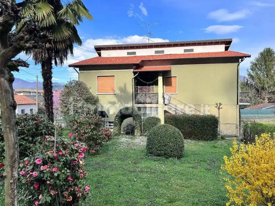 Villa in vendita a Besozzo