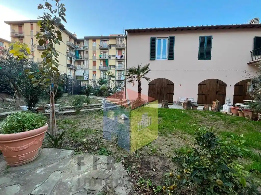 Casa indipendente in vendita a Firenze