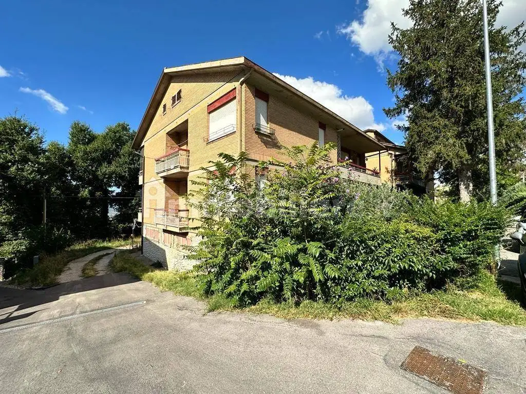 Appartamento in vendita a Assisi