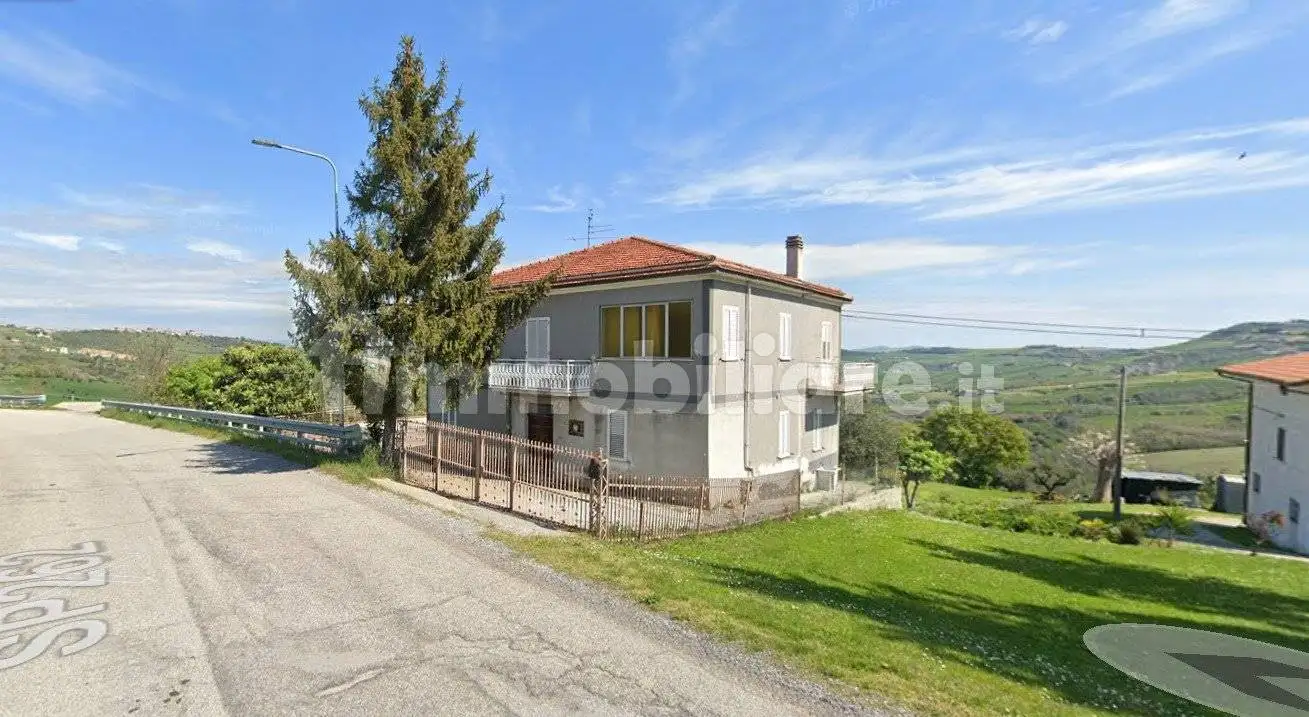 Casa indipendente in vendita a Bellante