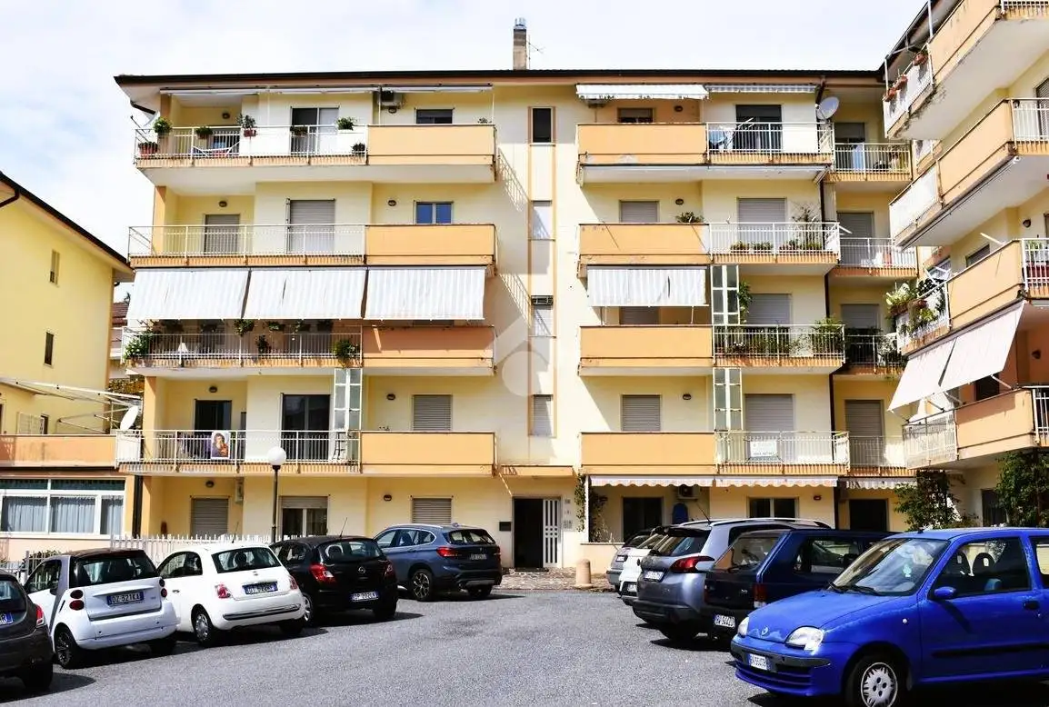 Appartamento in vendita a Paola