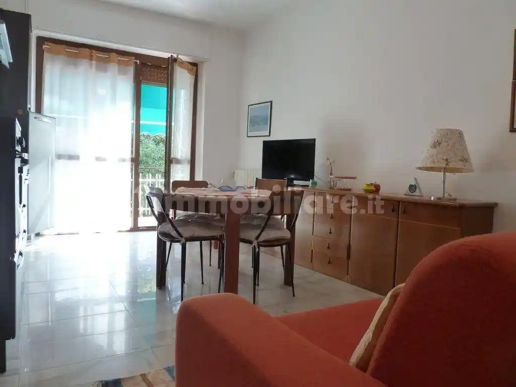 Trilocale via Cristoforo Colombo 45, Centro, Diano Marina - foto 3