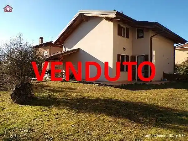 Villa in vendita a Besozzo