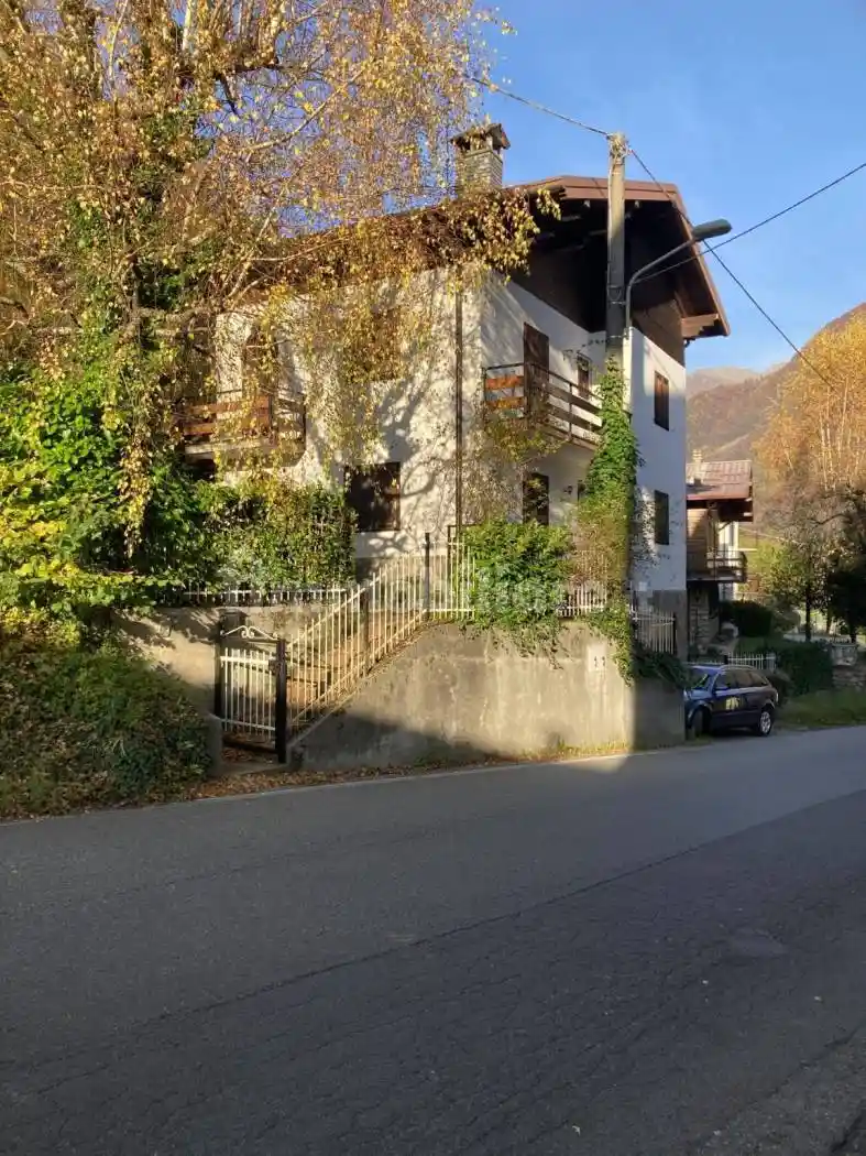 Villa in vendita a Casargo