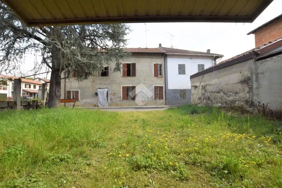Casa indipendente in vendita a Francavilla Bisio
