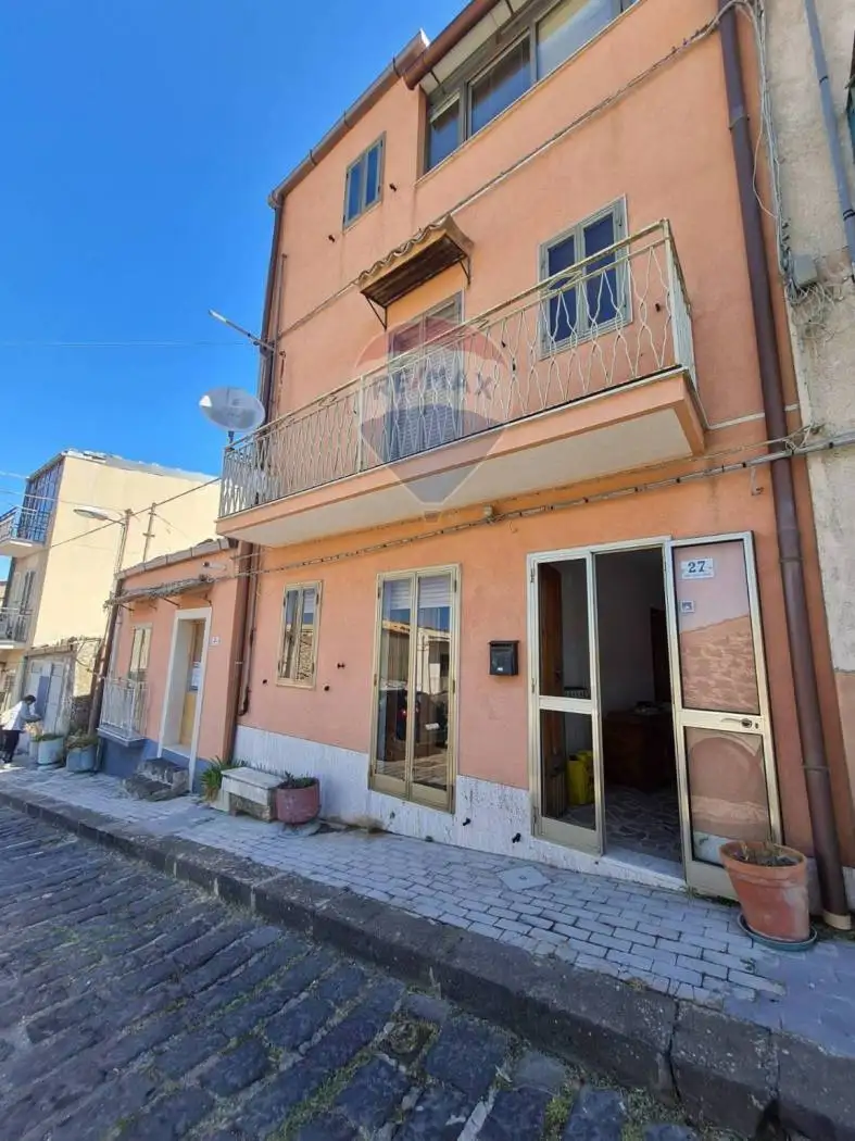 Casa indipendente in vendita a Buccheri