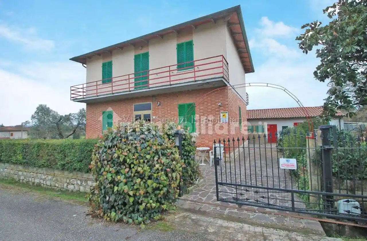 Casa indipendente in vendita a Sinalunga