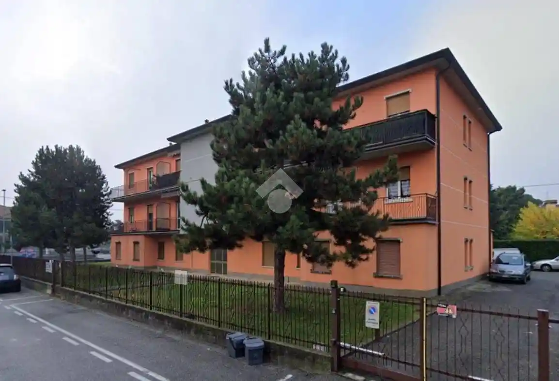 Palazzo - Edificio in vendita a Bagnatica