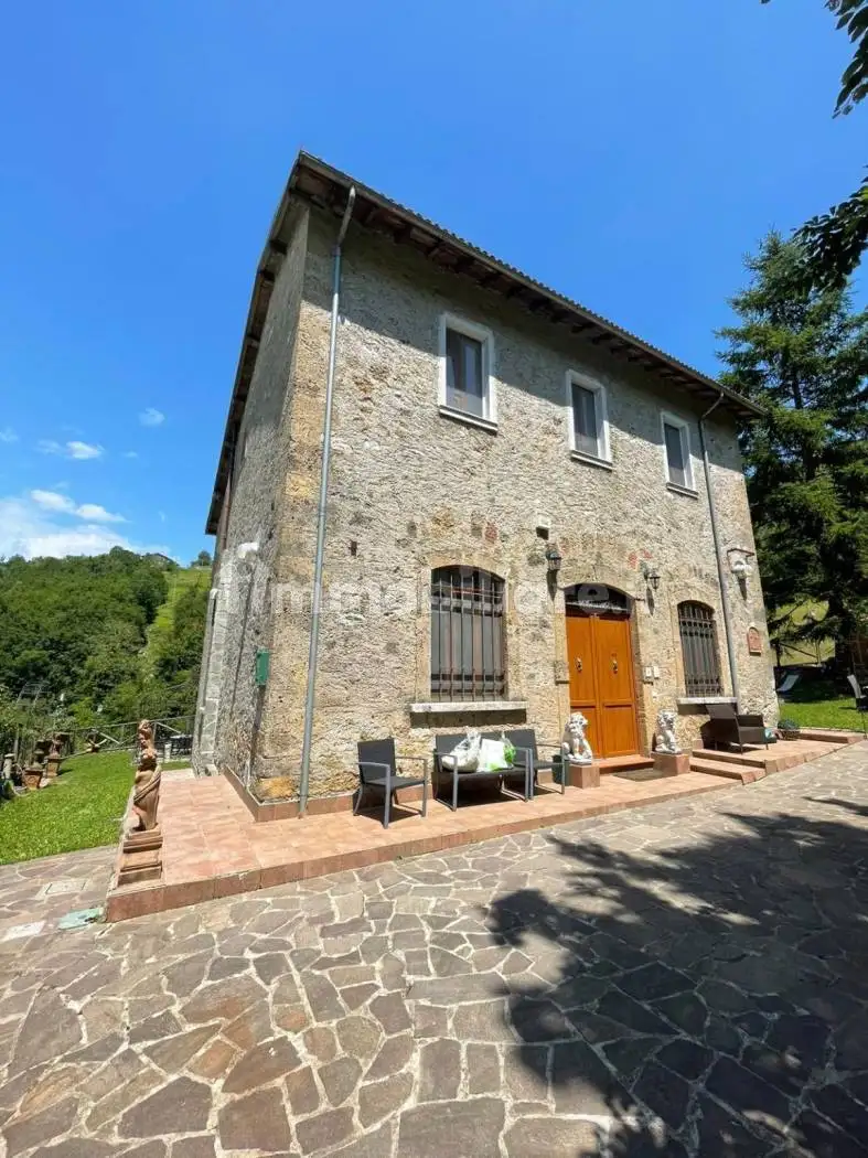 Villa in vendita a Molazzana