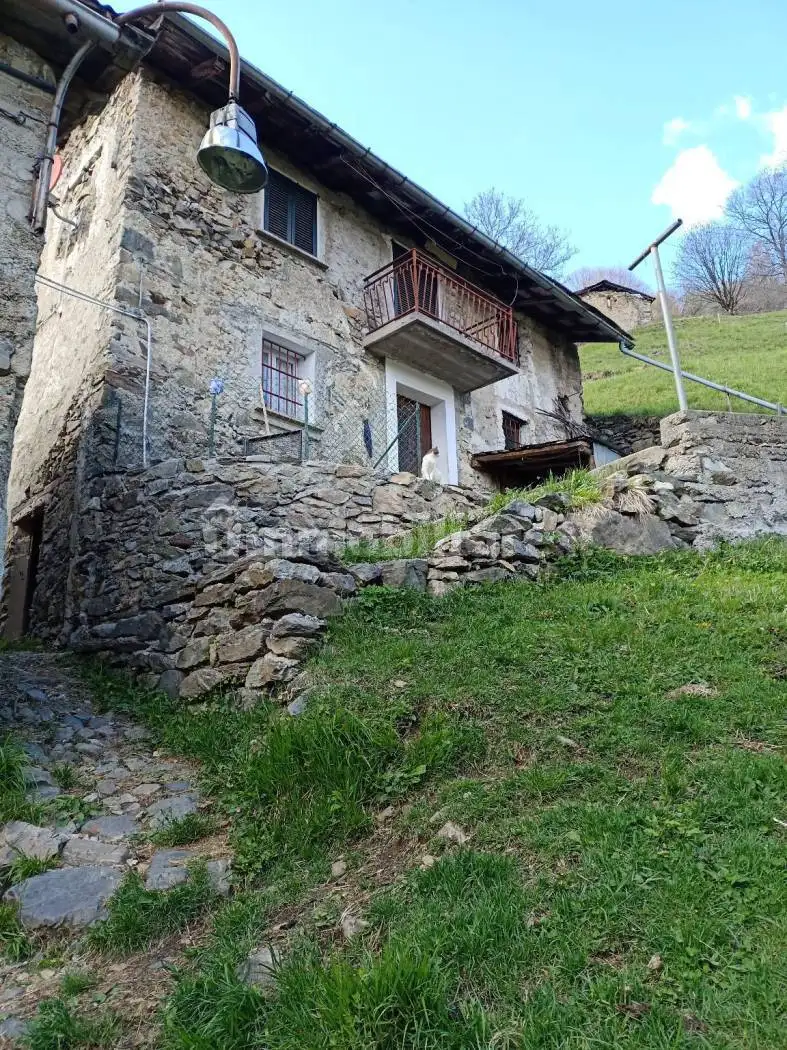 Casa indipendente in vendita a Valtorta