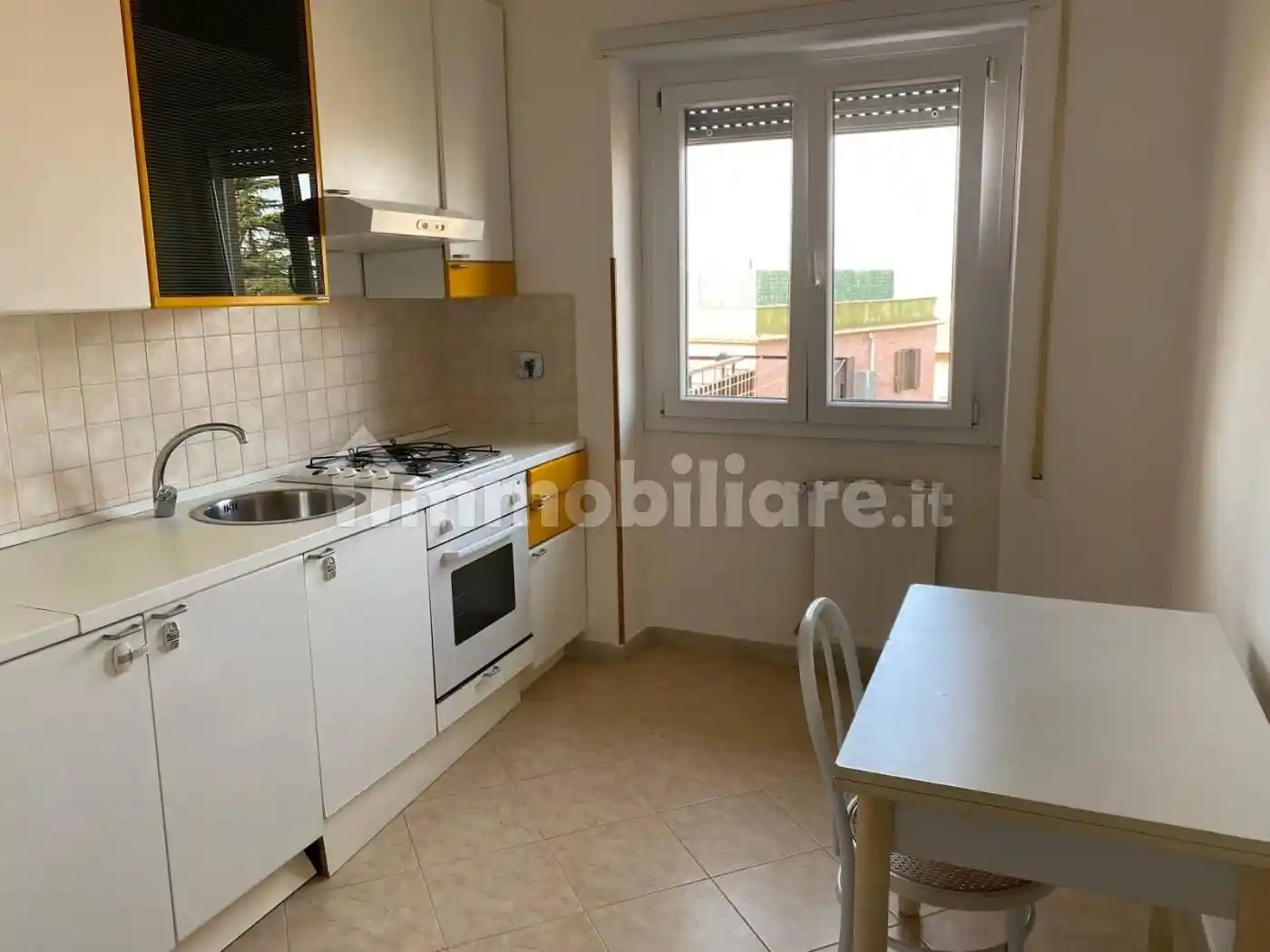 Trilocale via Bondeno 9, Vitinia, Roma - foto 2