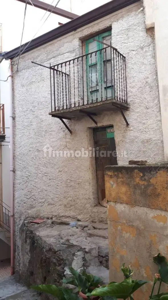 Casa indipendente in vendita a San Salvatore di Fitalia