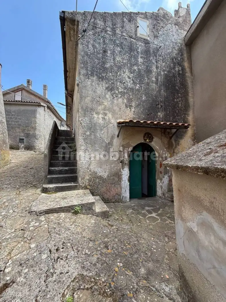 Appartamento in vendita a Lustra