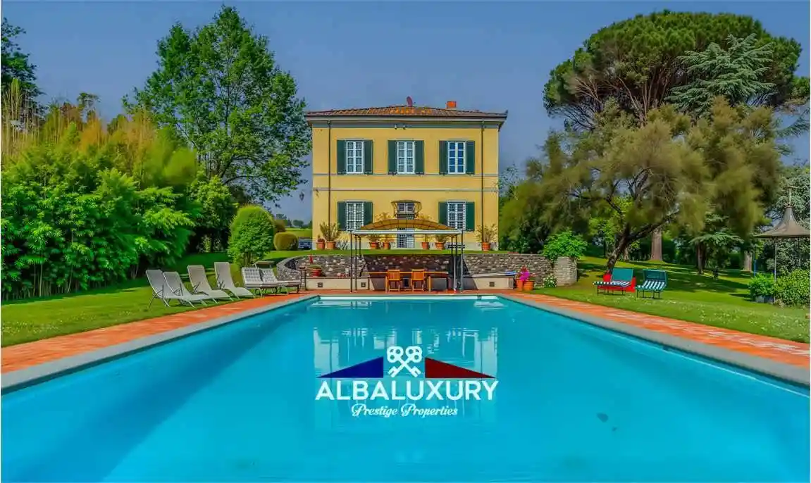 Villa in vendita a Lucca
