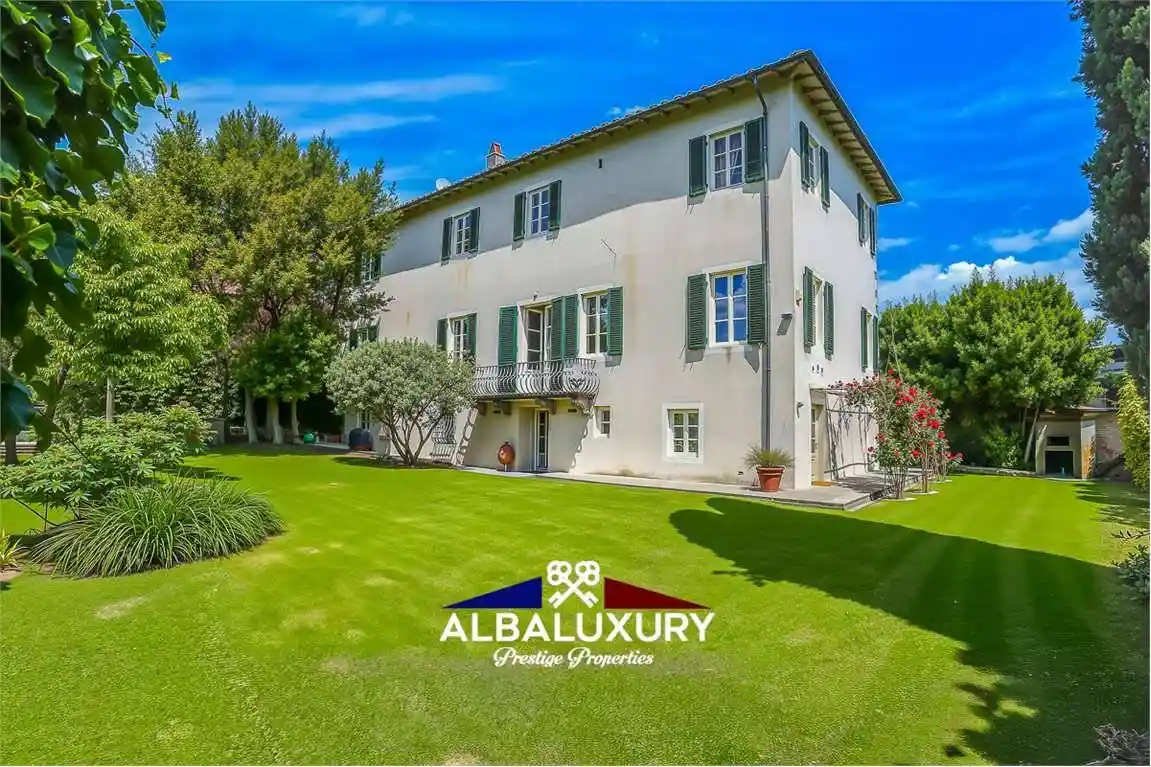 Villa in vendita a Lucca