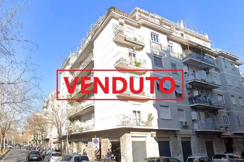Appartamento in vendita a Roma