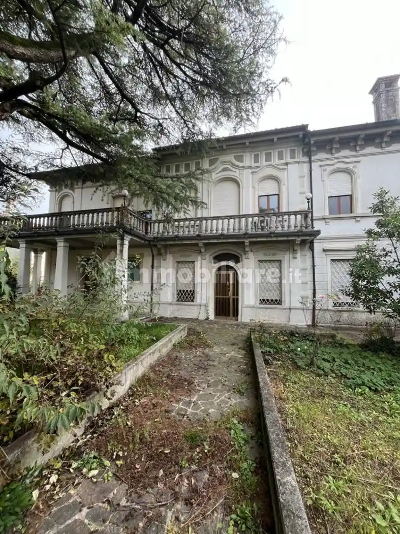 Palazzo - Edificio in vendita a Basiliano