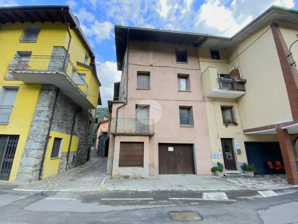 Casa indipendente in vendita a Capo di Ponte