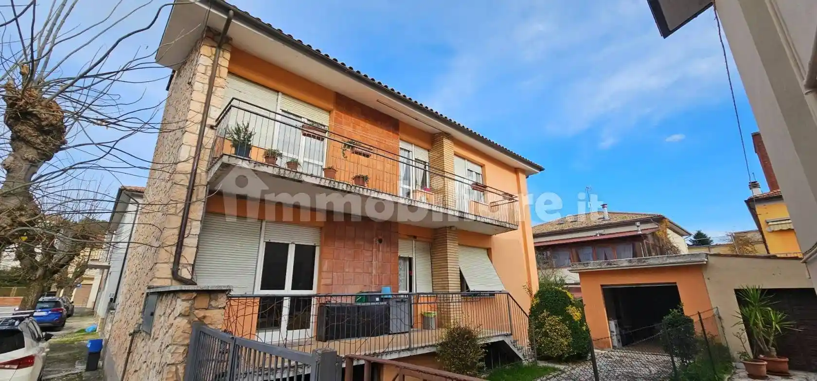 Casa indipendente in vendita a San Severino Marche