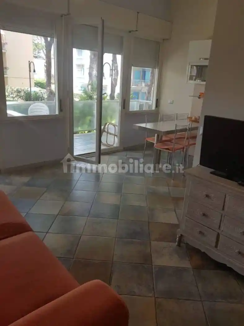 Trilocale viale della Vittoria 162, Centro, Terracina - foto 2