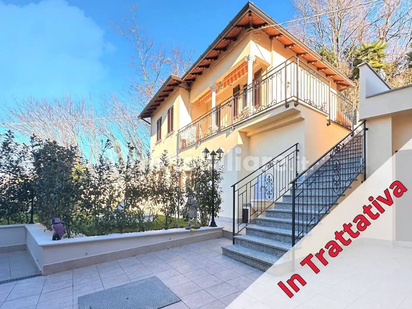 Villa in vendita a Gavirate