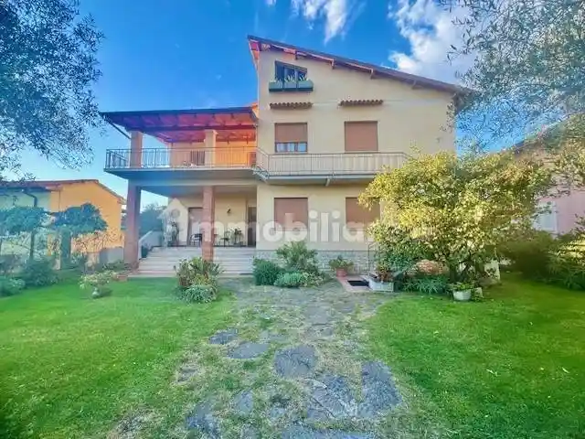 Villa in vendita a Seravezza