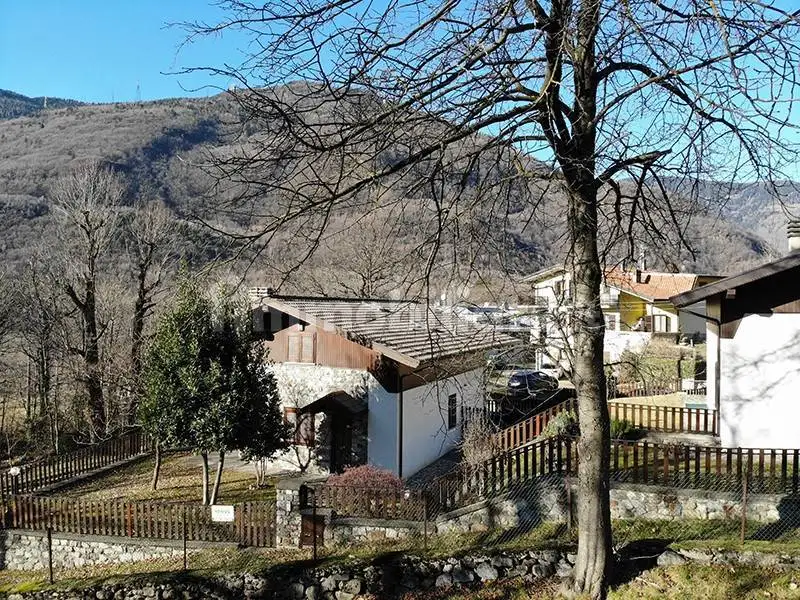 Villa in vendita a Sonico