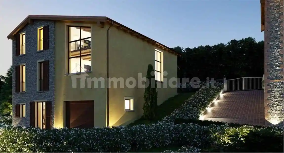 Rustico - Casale in vendita a Castelnovo Ne' Monti