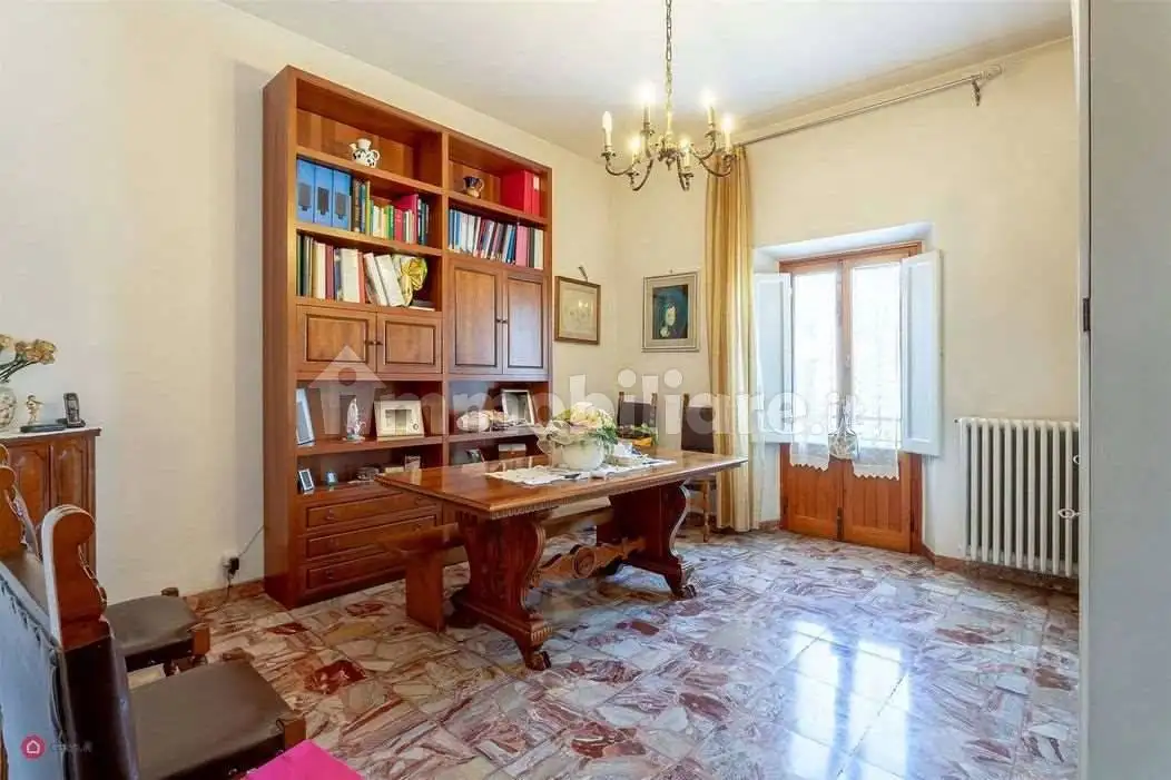 Casa indipendente in vendita a Prato