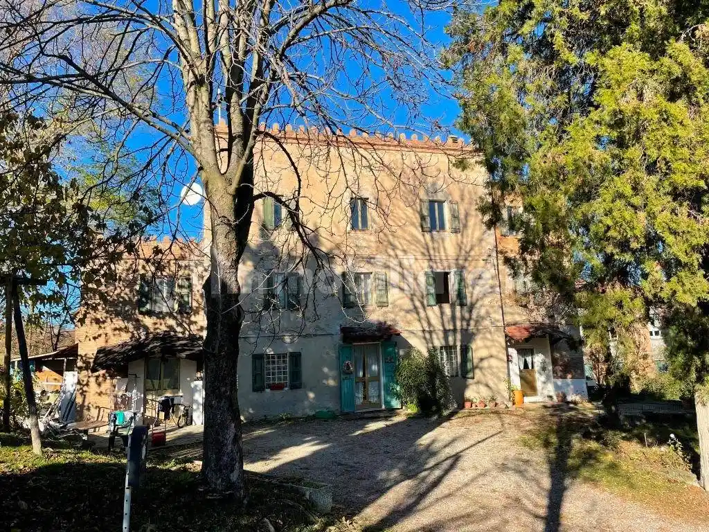 Rustico - Casale in vendita a Castelvetro di Modena