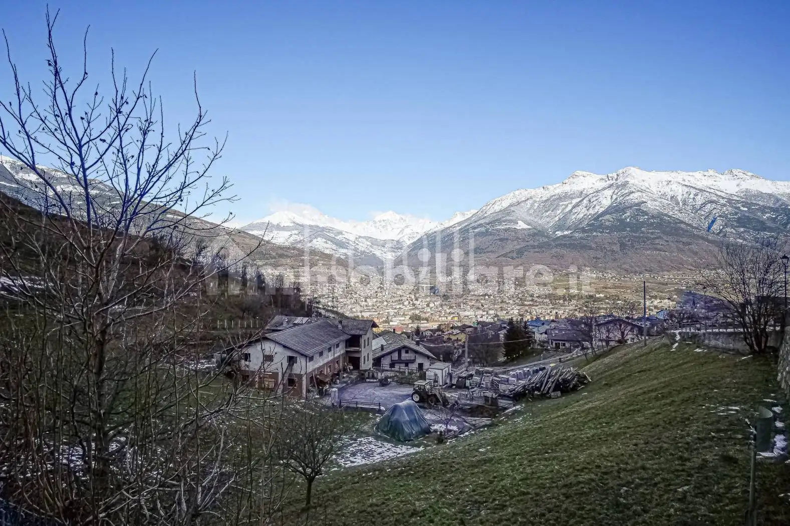 Bilocale frazione Capoluogo 351, Centro, Charvensod - foto 3