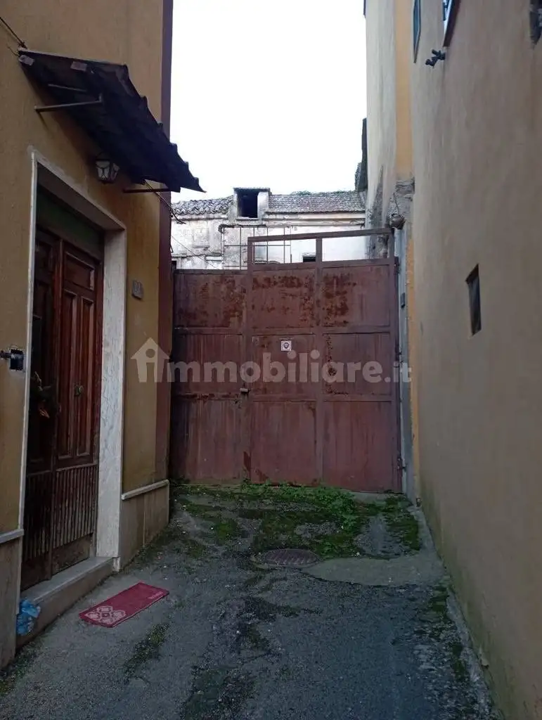 Palazzo - Edificio in vendita a Caserta