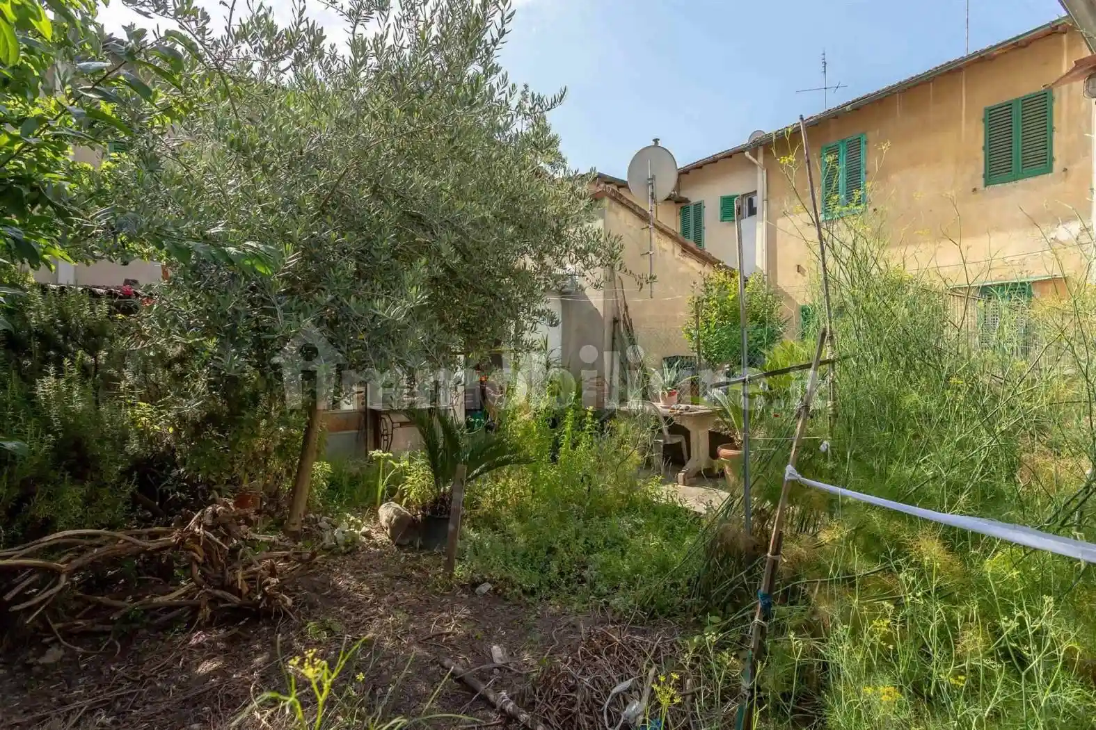Casa indipendente in vendita a Campi Bisenzio
