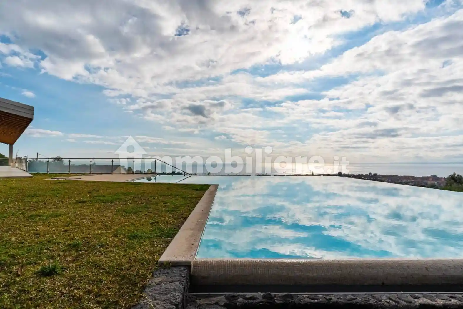 Villa in vendita a Aci Castello