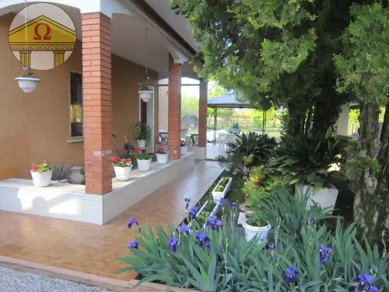 Villa in vendita a Paese