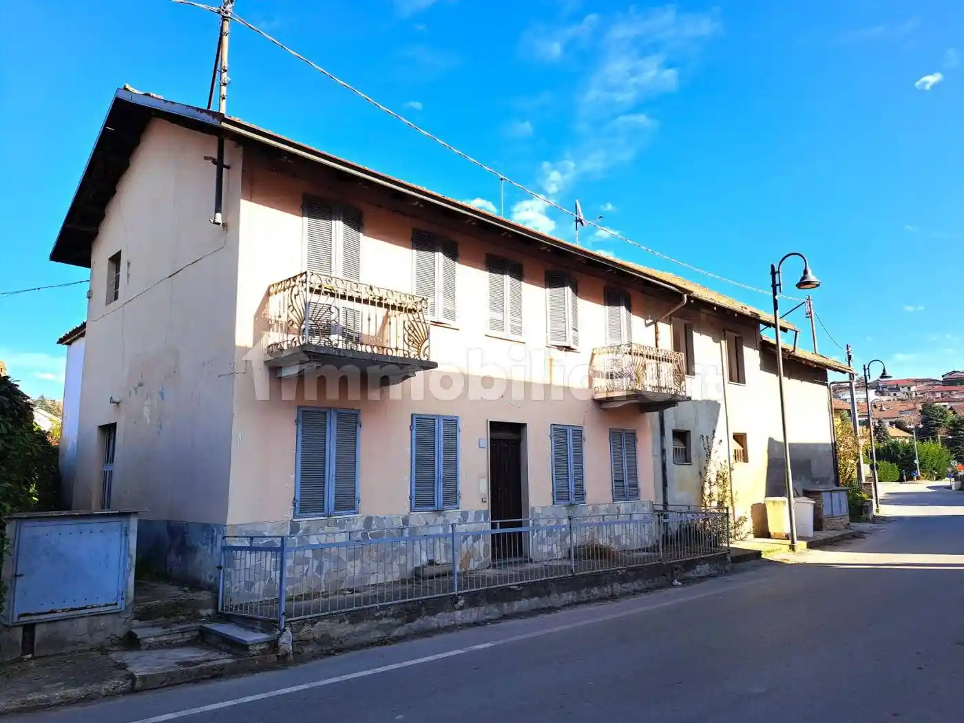 Villa in vendita a Monticello d'Alba