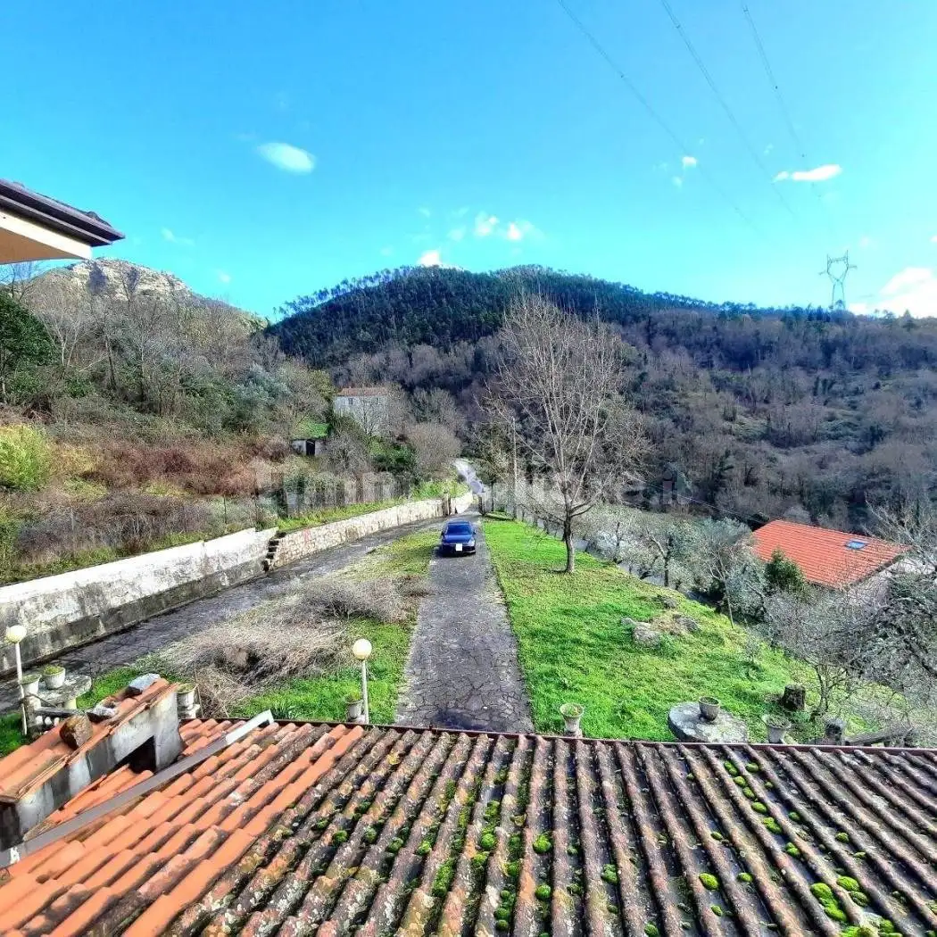 Villa in vendita a Rocchetta di Vara