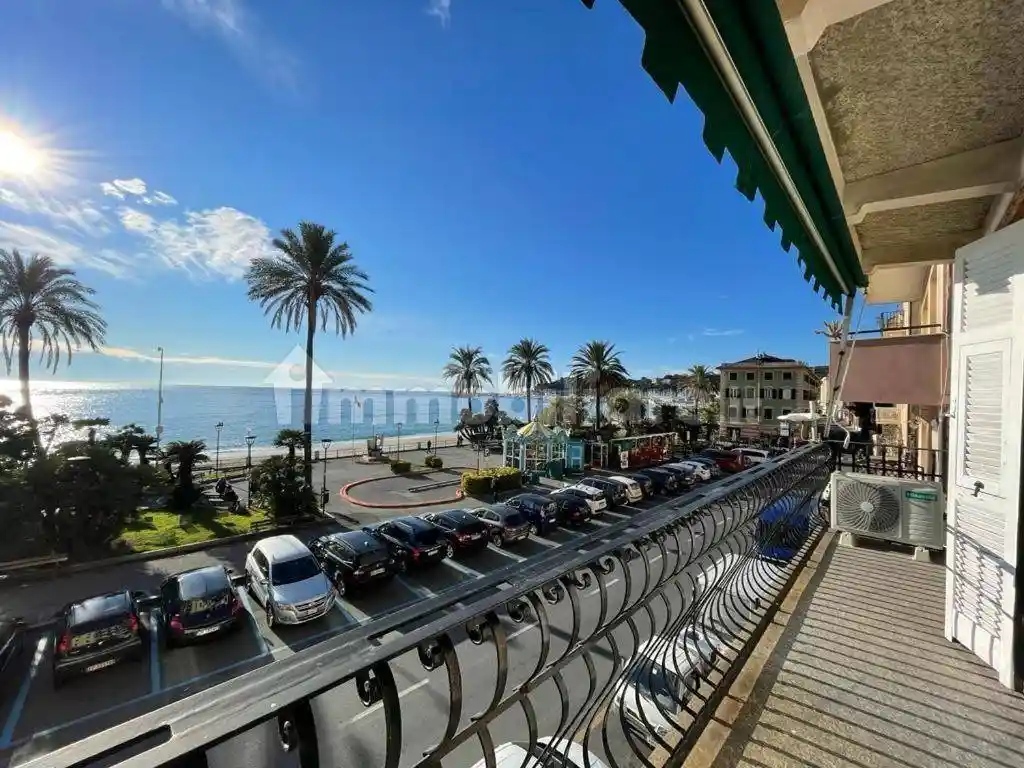 Appartamento in affitto a Varazze