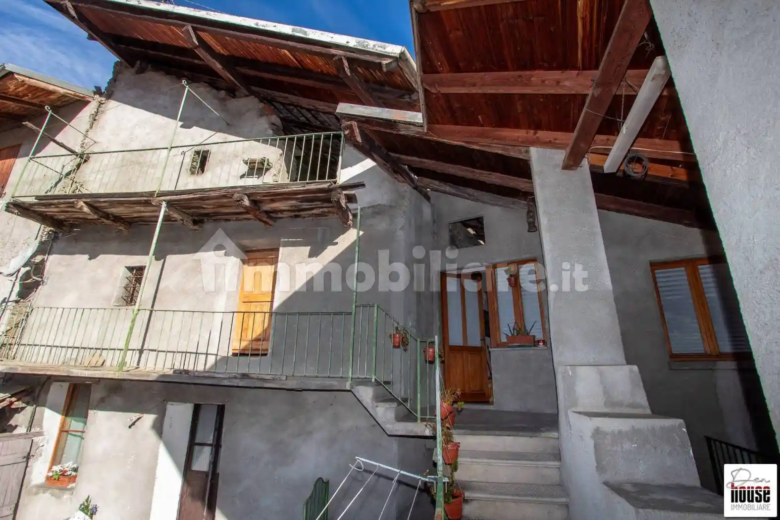 Palazzo - Edificio in vendita a Gravere