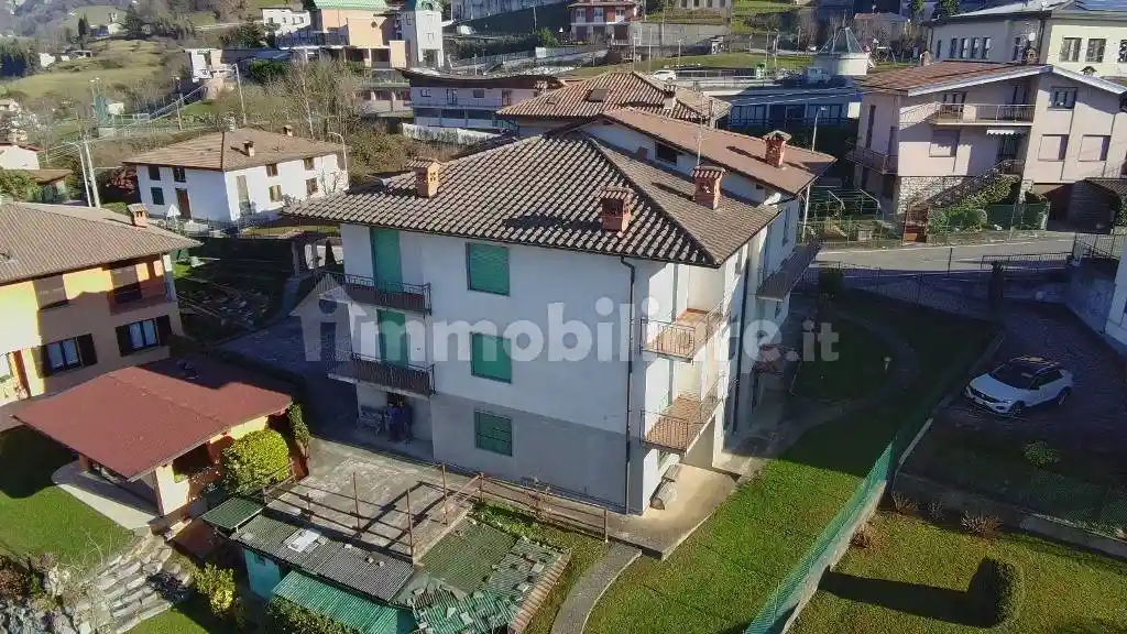 Villa in vendita a Peia