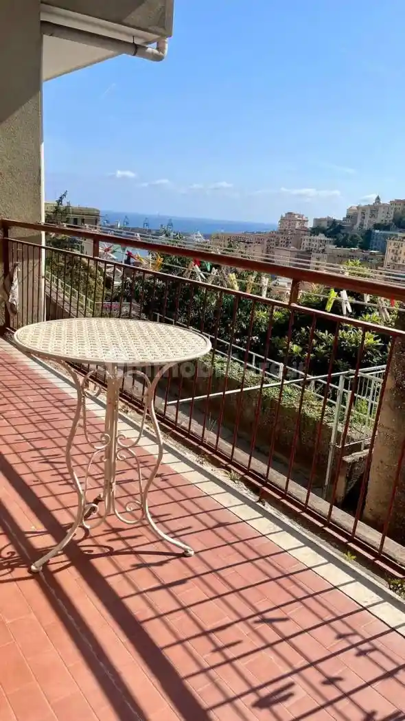 Appartamento in vendita a Genova