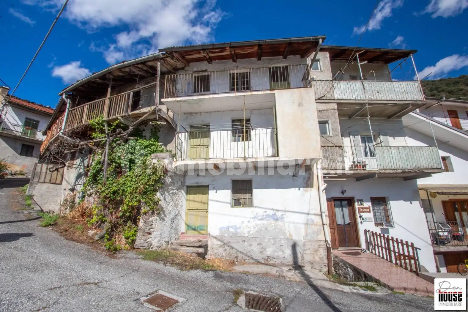 Palazzo - Edificio in vendita a Chianocco