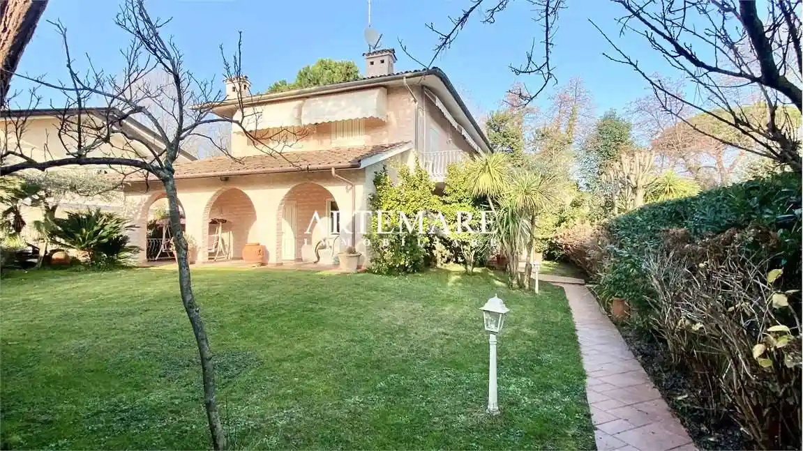 Villa in vendita a Forte dei Marmi