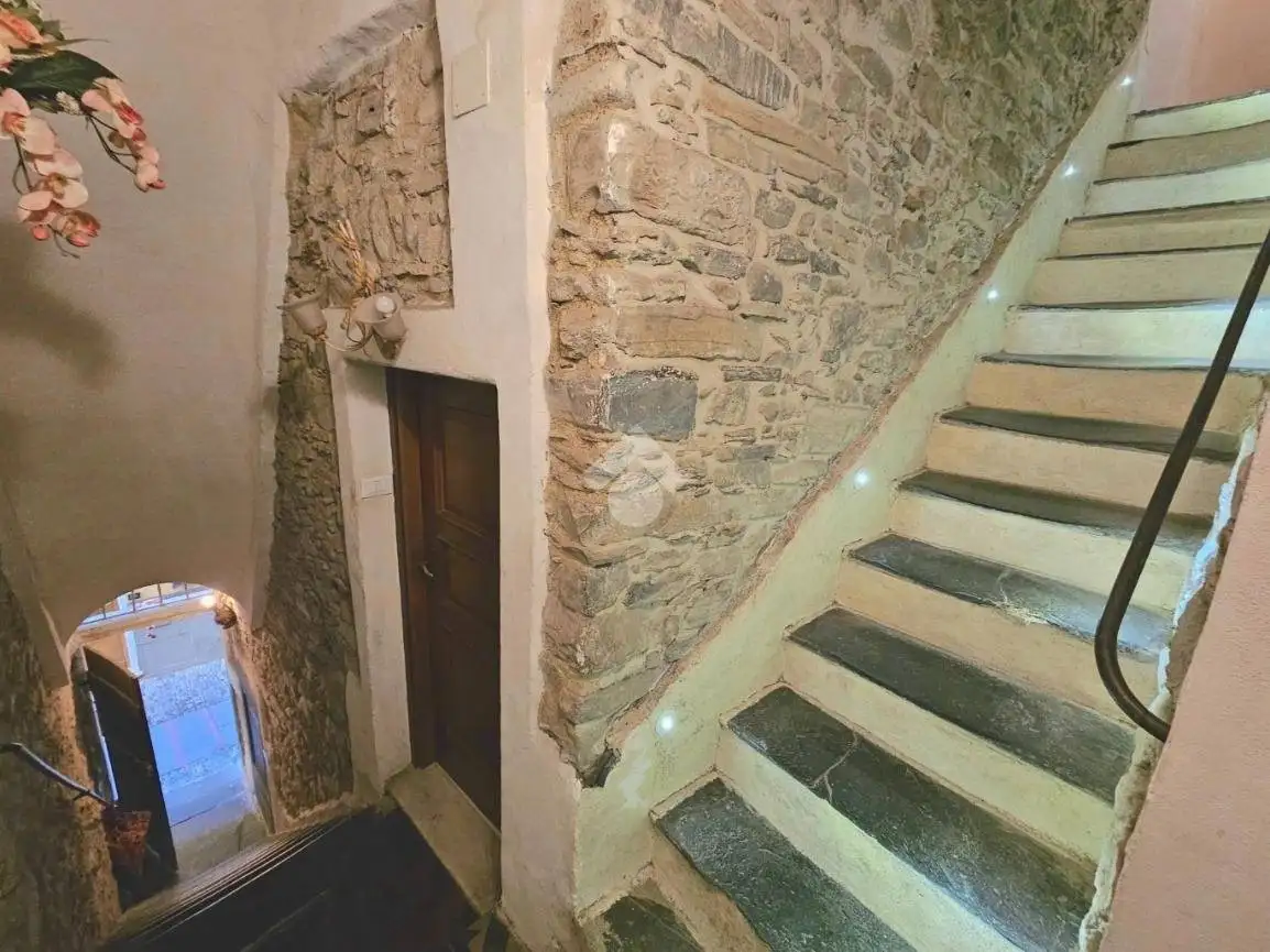 Trilocale via Marco Bianchi 26, Centro, Badalucco - foto 4