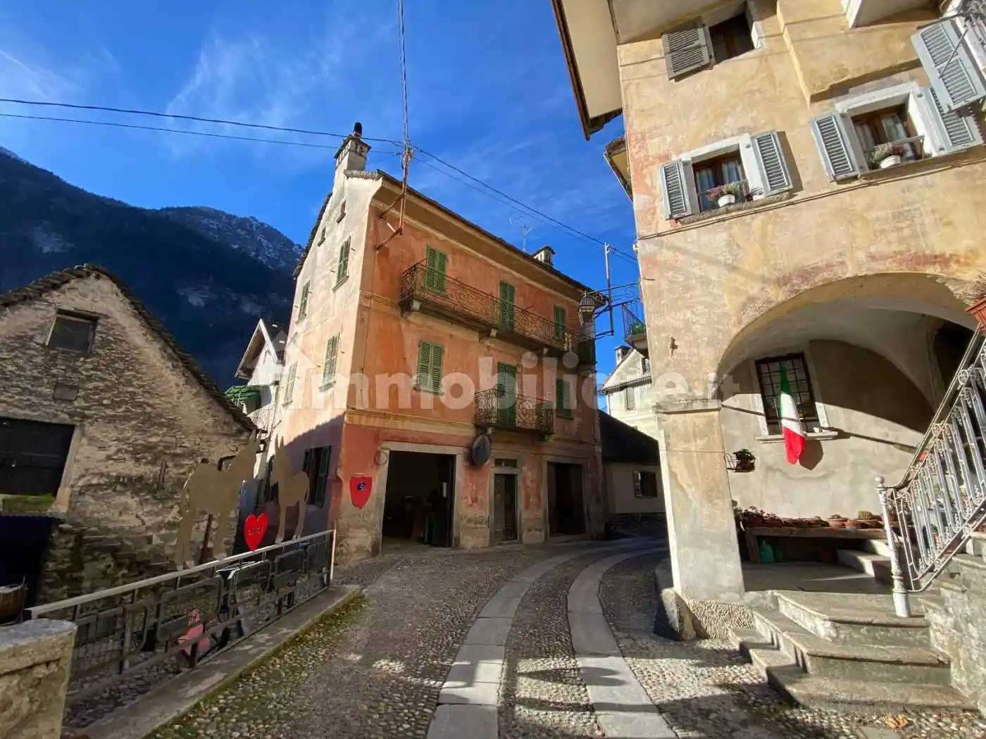 Casa indipendente in vendita a Varzo