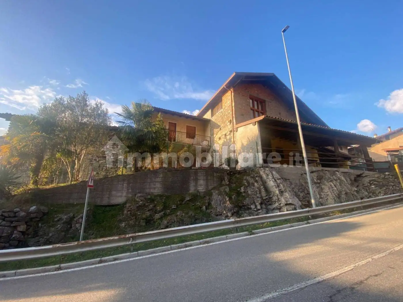 Casa indipendente in vendita a Zone