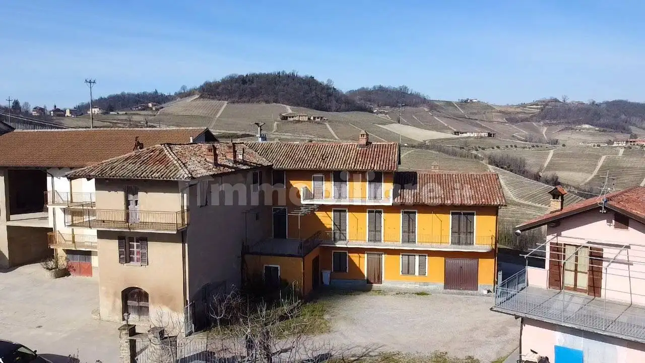 Rustico - Casale in vendita a Monforte d'Alba